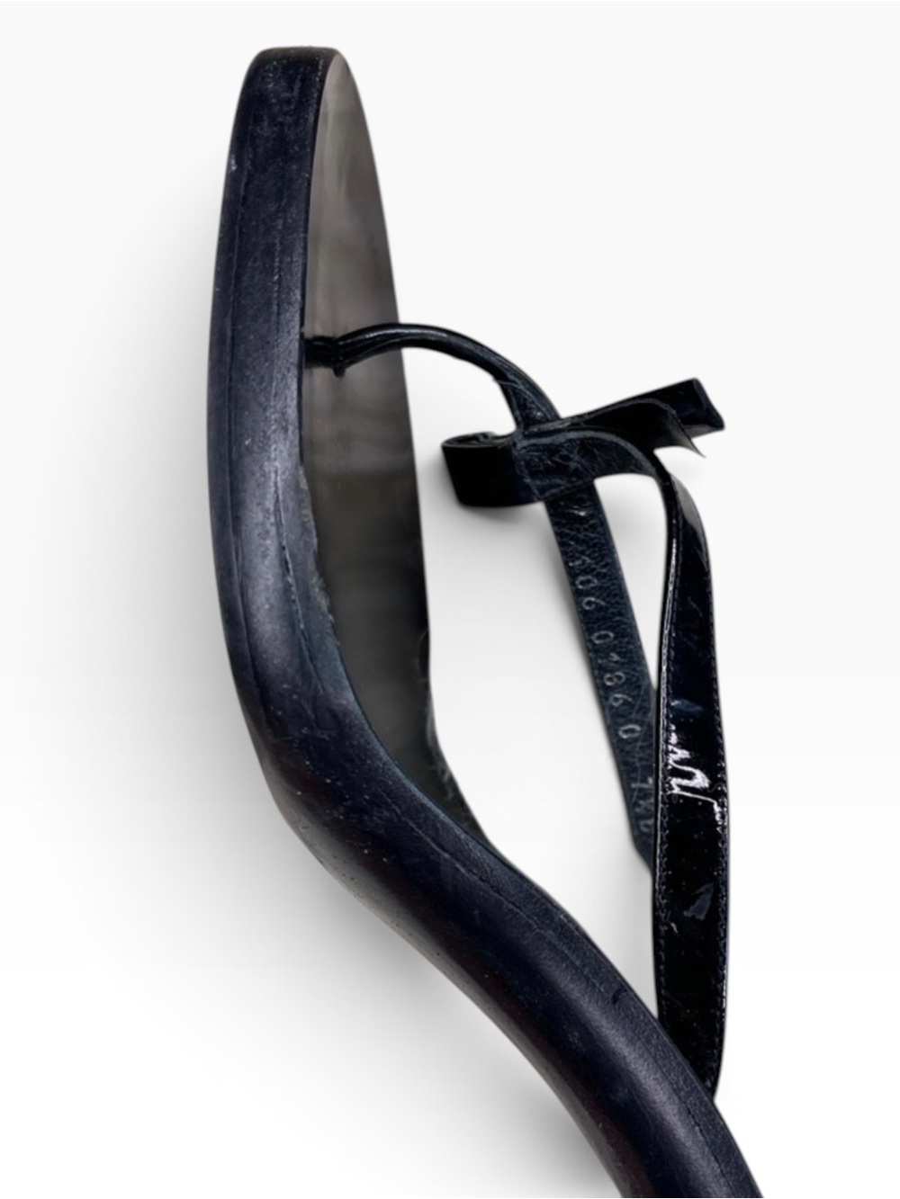 Auth Gucci Black Leather Bow Thong kitten Heel sandal Y2K 90s in Box  7.5 - Picture 5 of 8